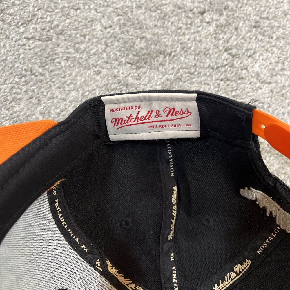 VTG Mitchell‎ & Ness Philadelphia Flyers Snapback Hat Cap Black Orange Spellout - Picture 6 of 7